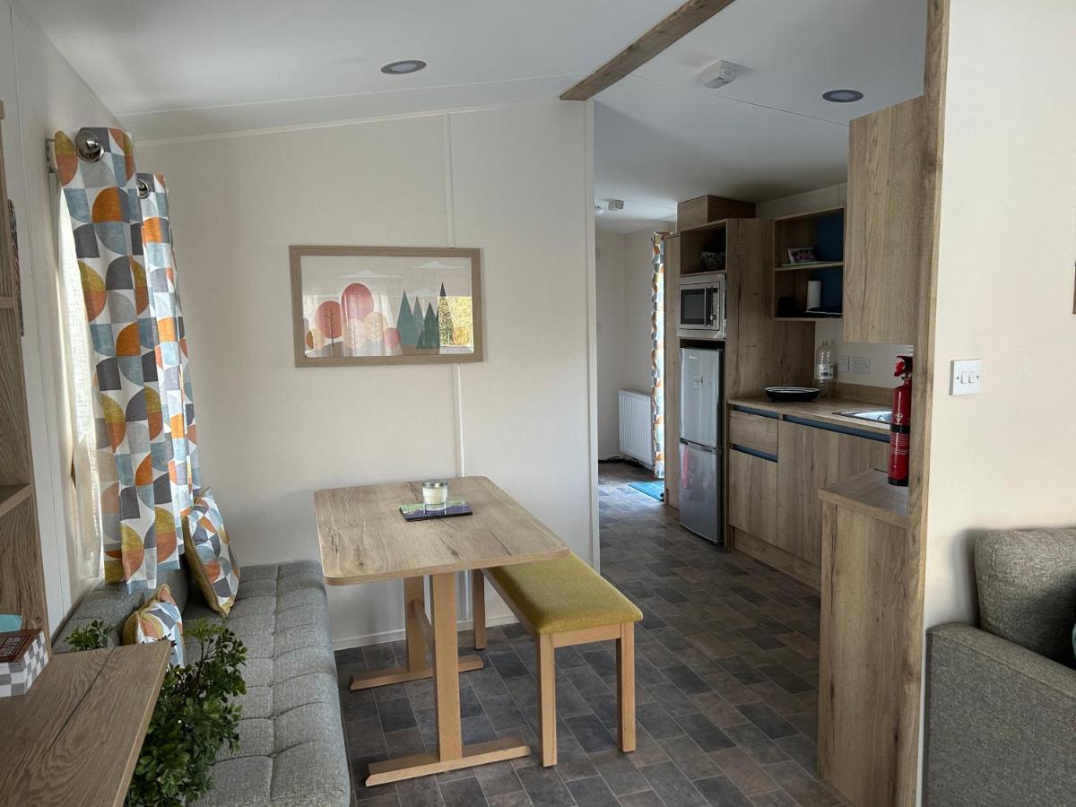 Bertie-By-The-Sea At Hoburne Naish Hotel Highcliffe Bagian luar foto